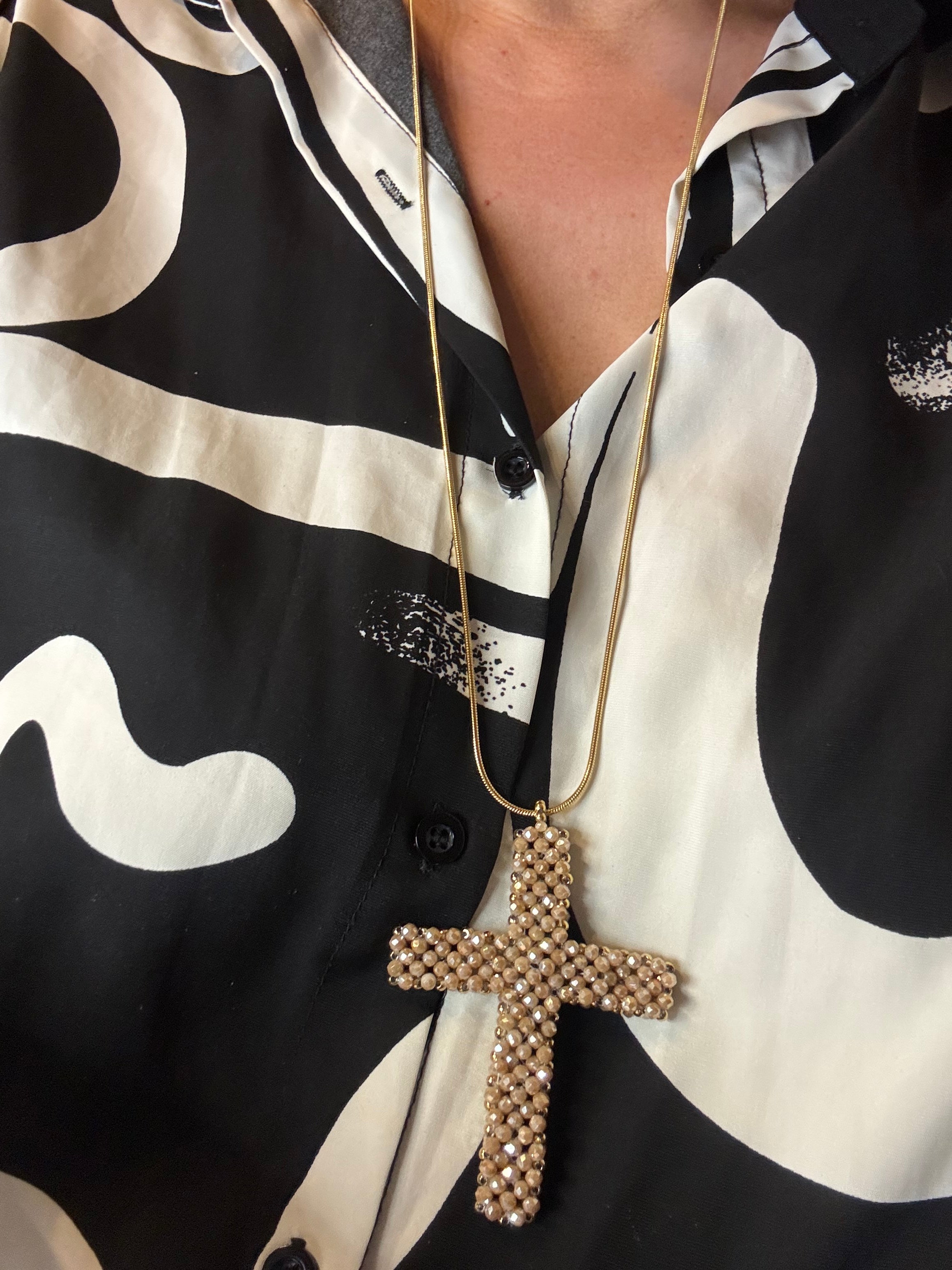 Sautoir croix beige les precieuses