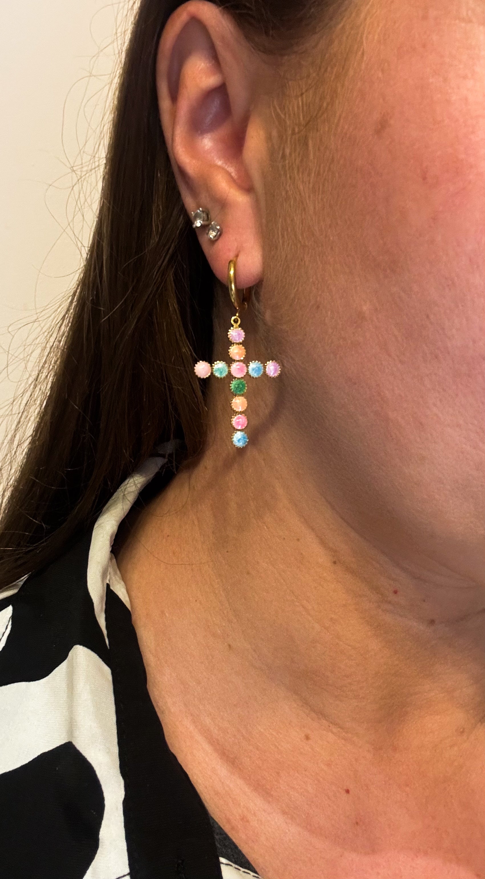 Croix multicolore les precieuses