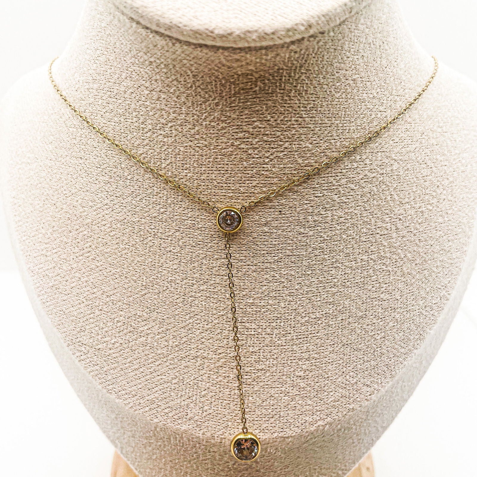 Anna - - Colliers - #tag1#