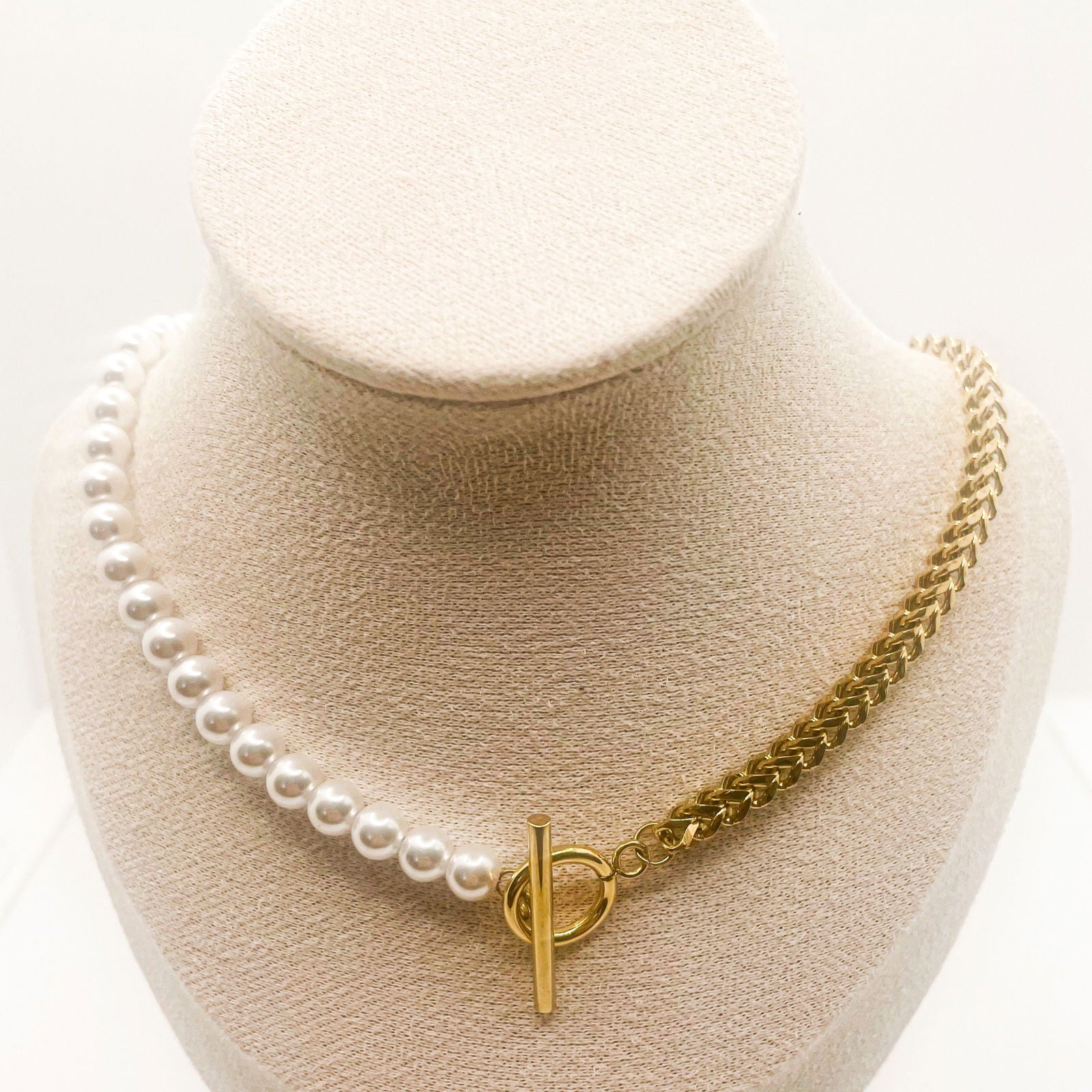 Attache - - Colliers - #tag1#