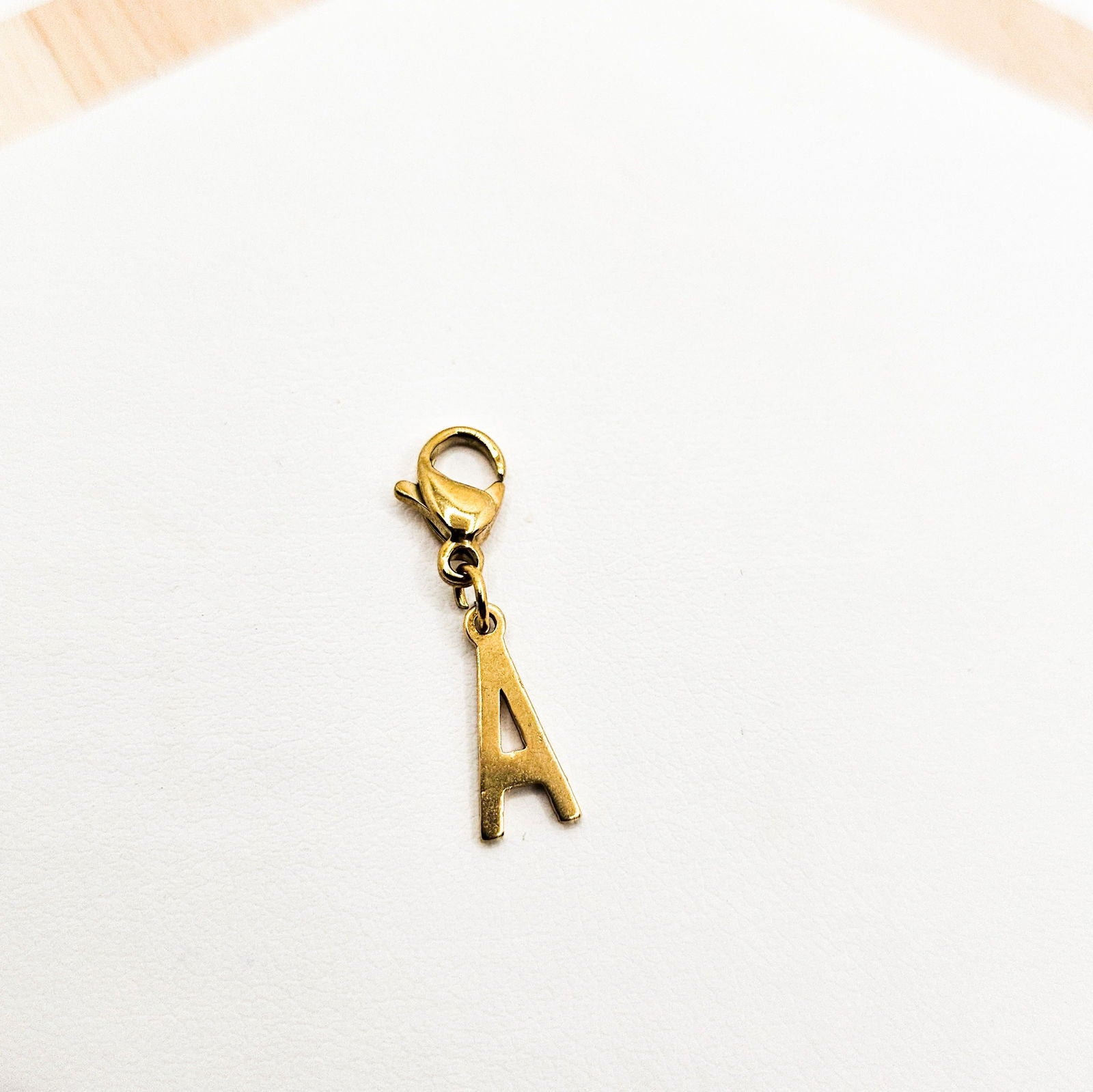 Charms de A à Z - les precieuses