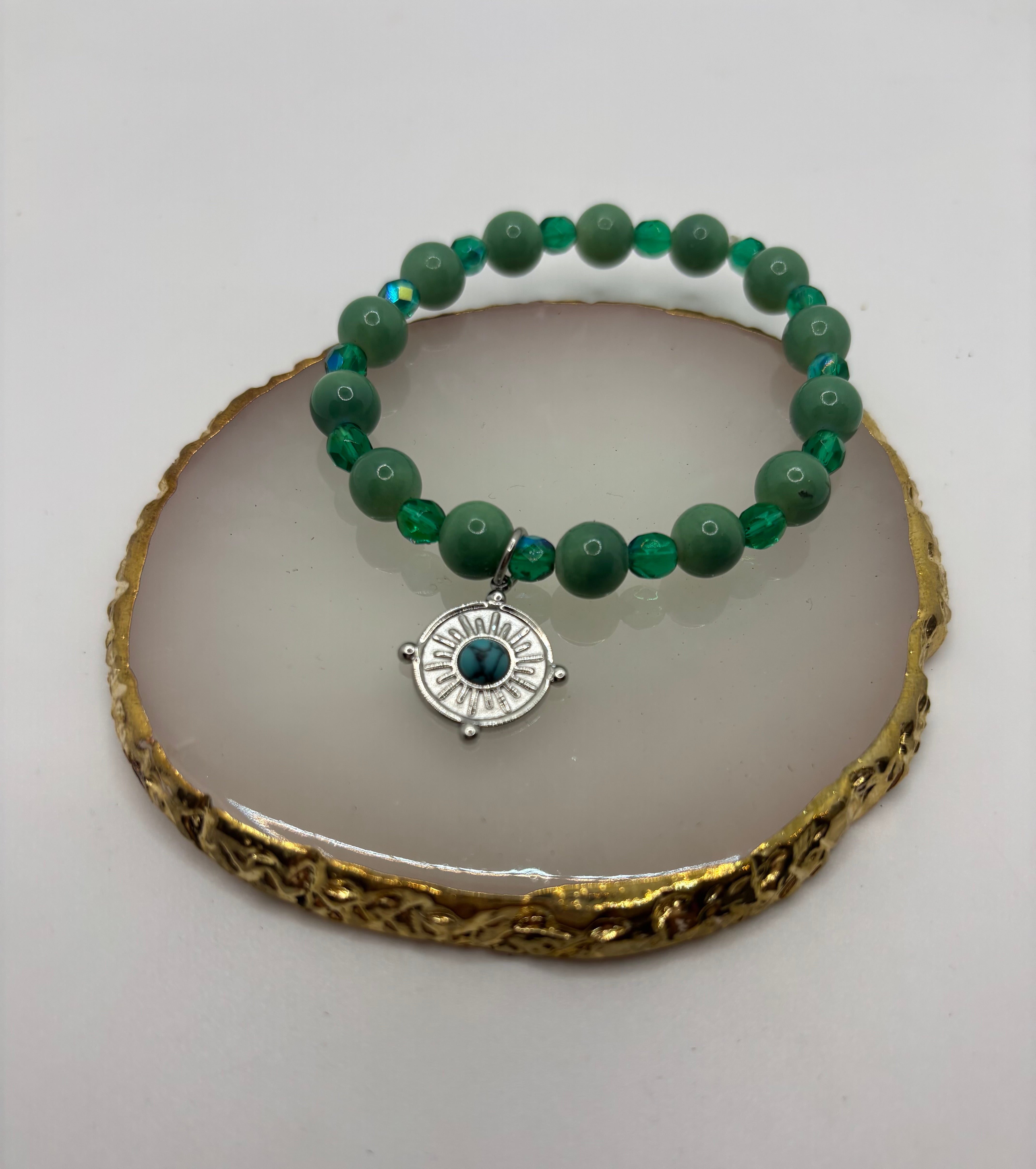 Shany les precieuses