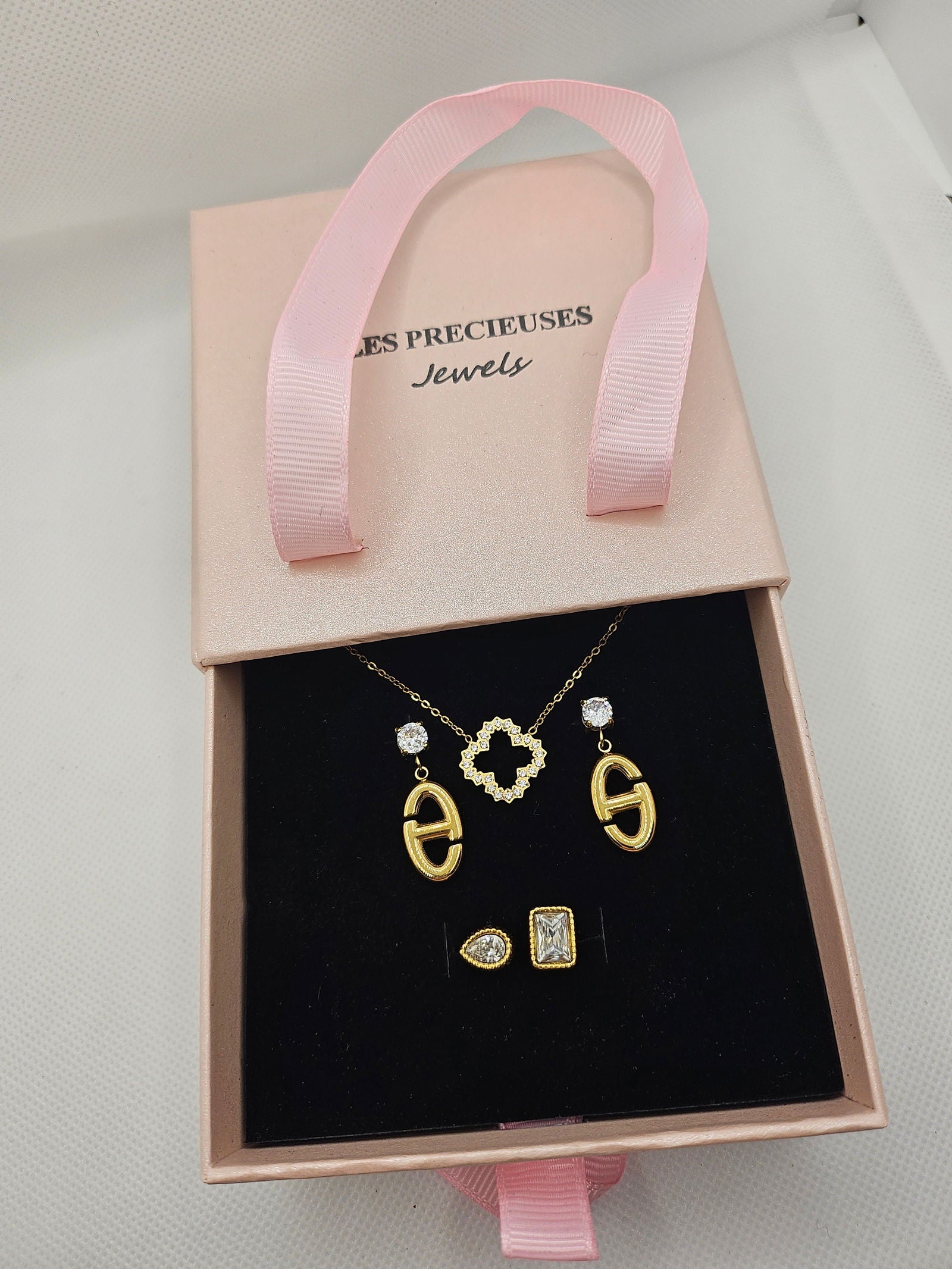 Ecrin à lanières - les precieuses