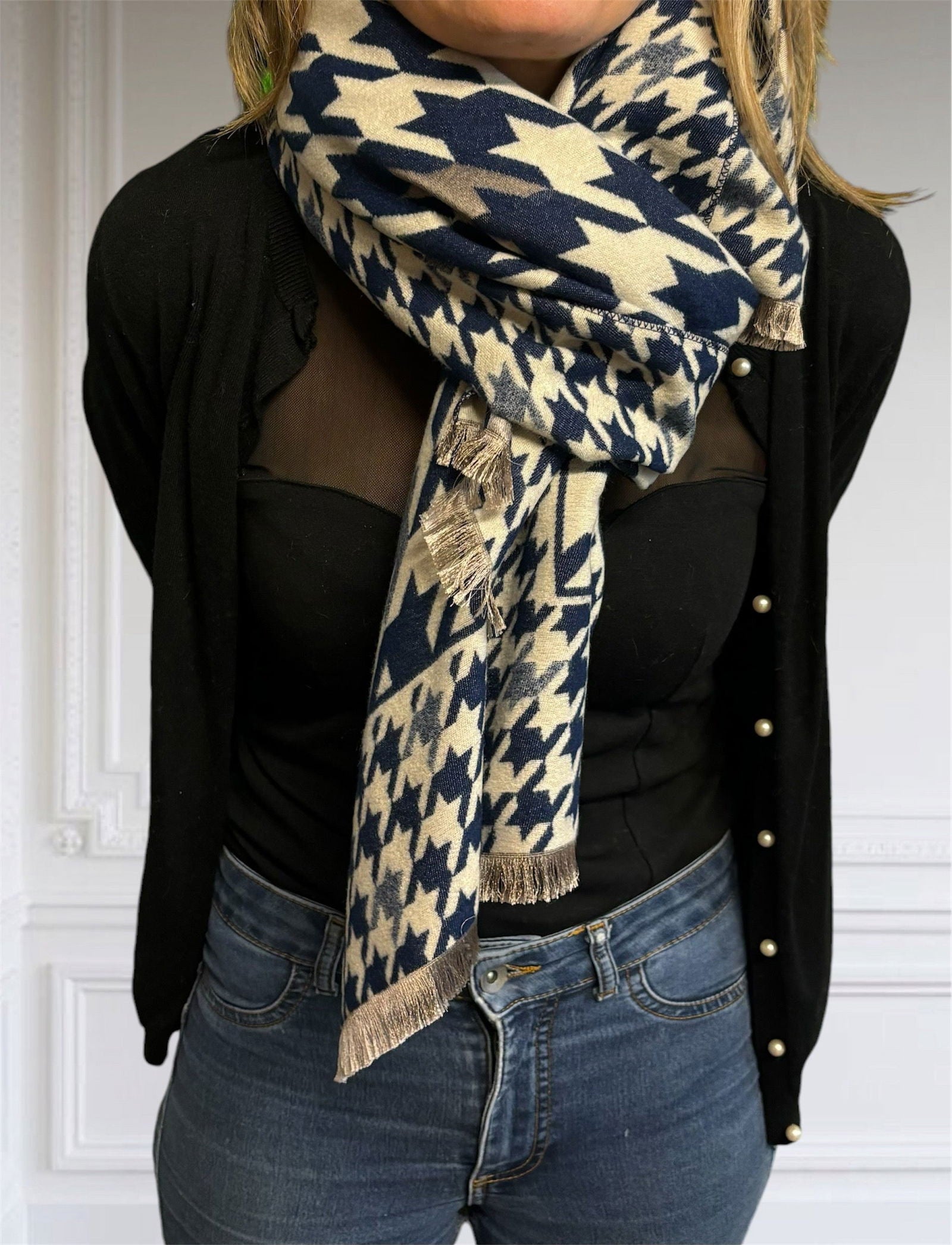 Foulard à motif bleu marine - les precieuses