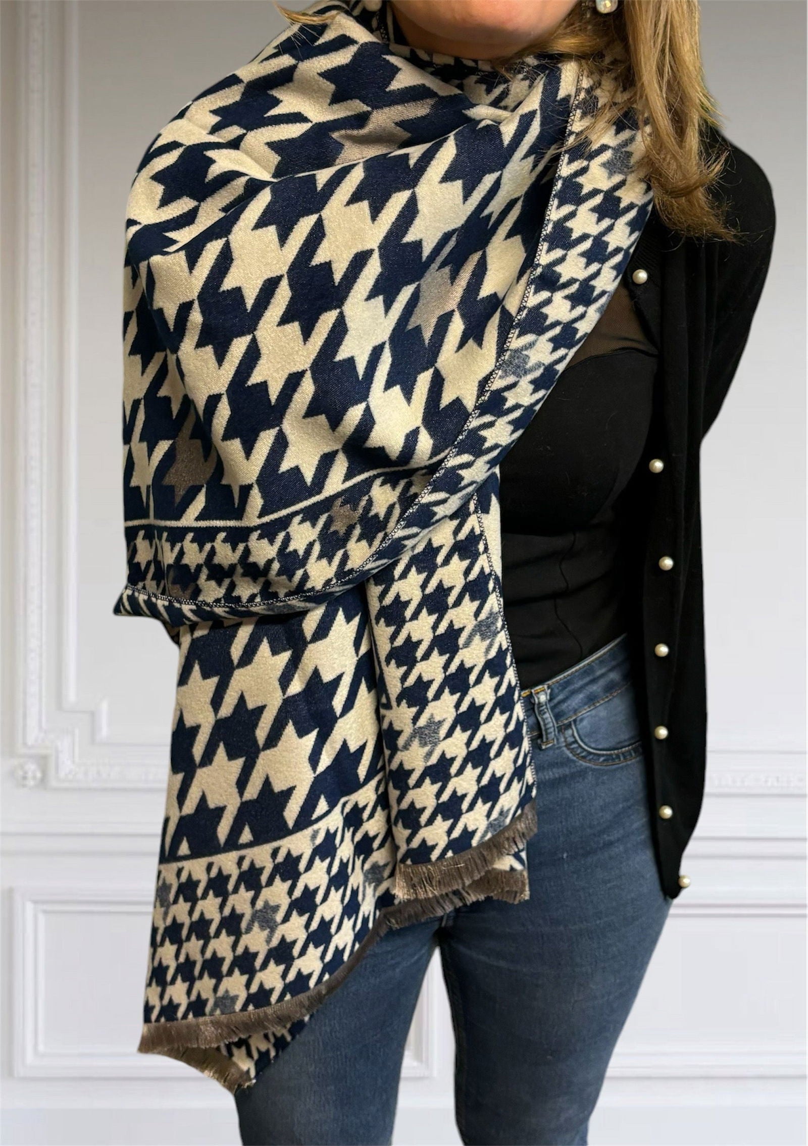 Foulard à motif bleu marine - les precieuses