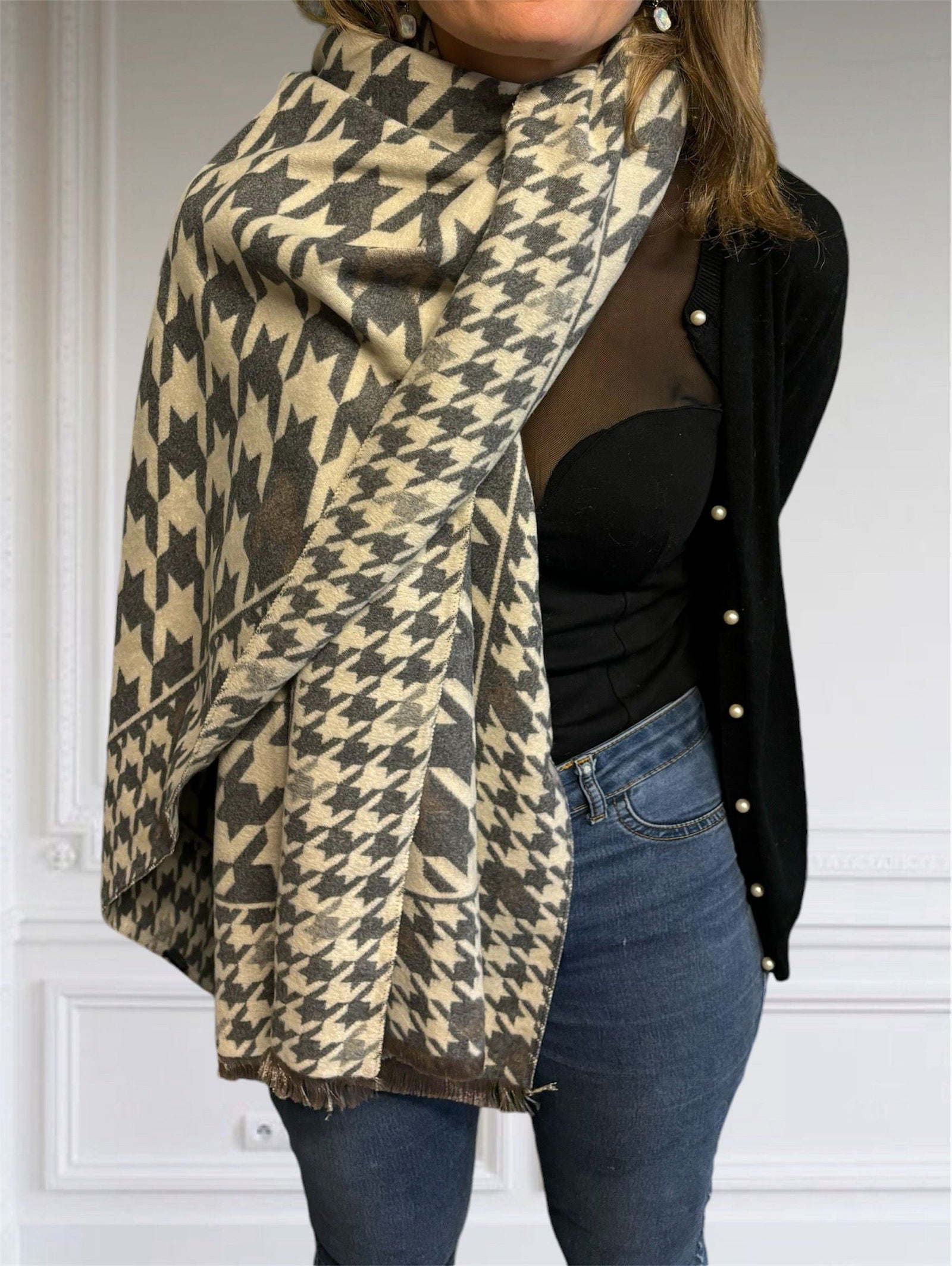 Foulard à motif gris - les precieuses