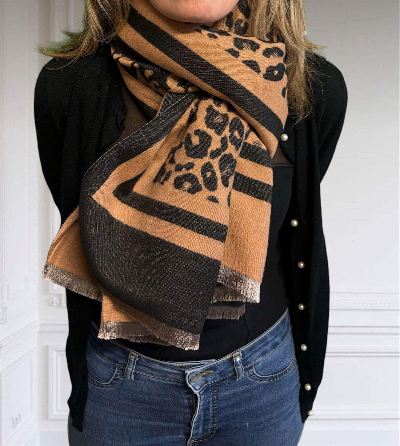Foulard léopard marron et noire - les precieuses