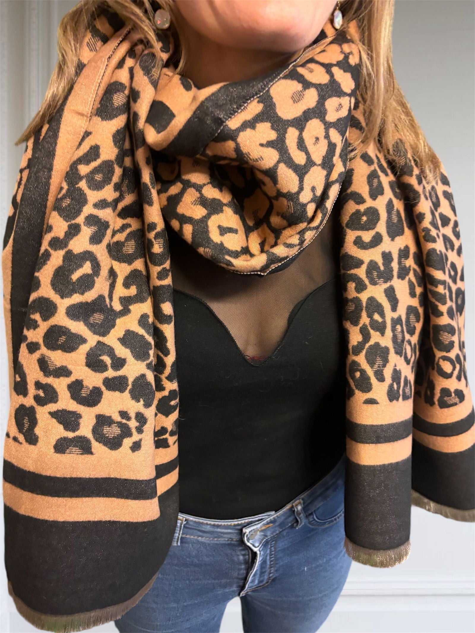 Foulard léopard marron et noire - les precieuses