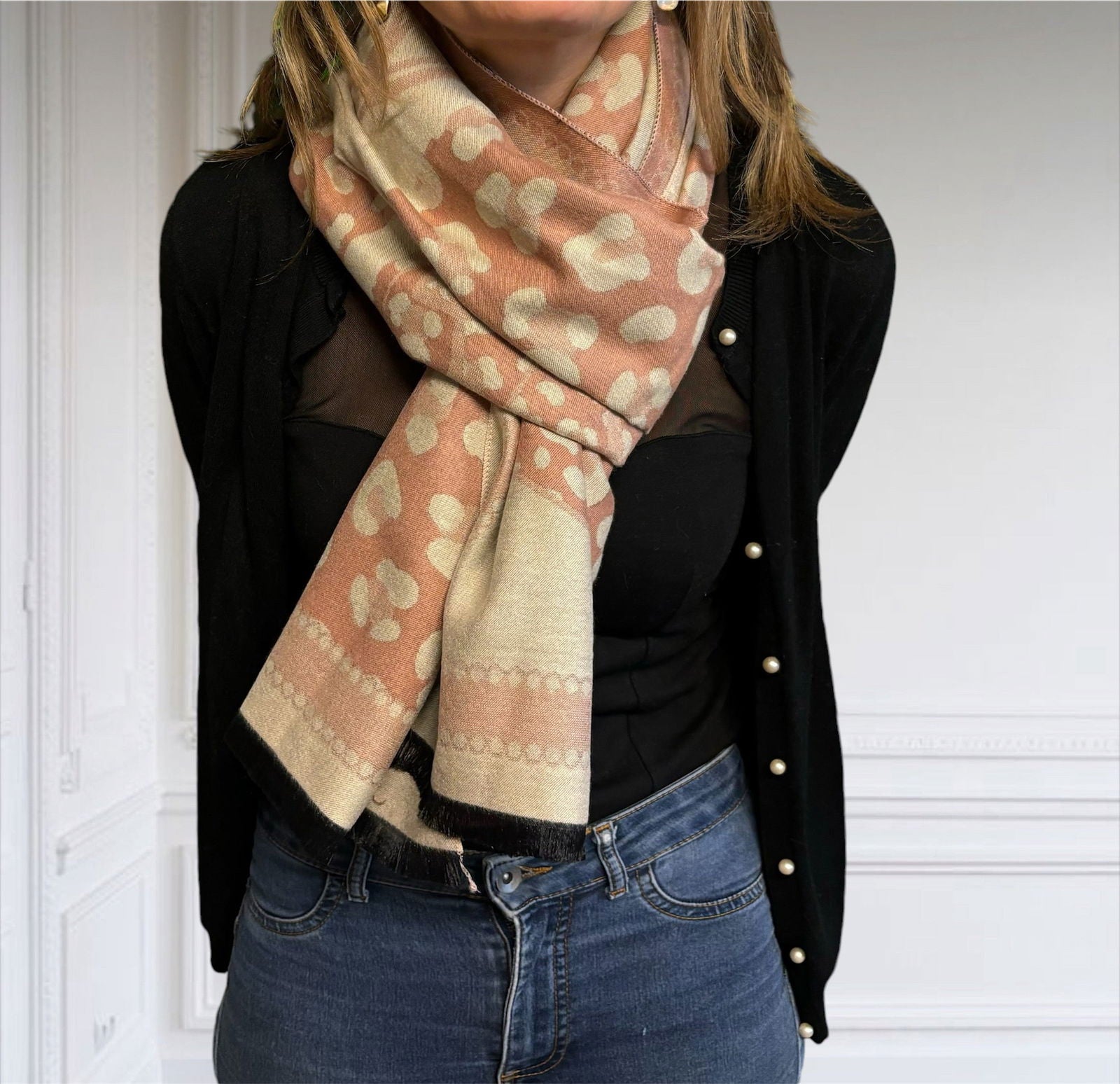 Foulard léopard rose - les precieuses