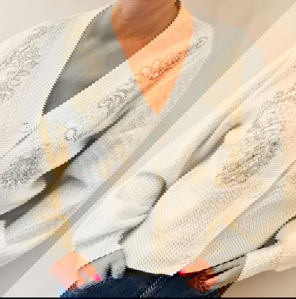 Gilet blanc brodé de perles - les precieuses