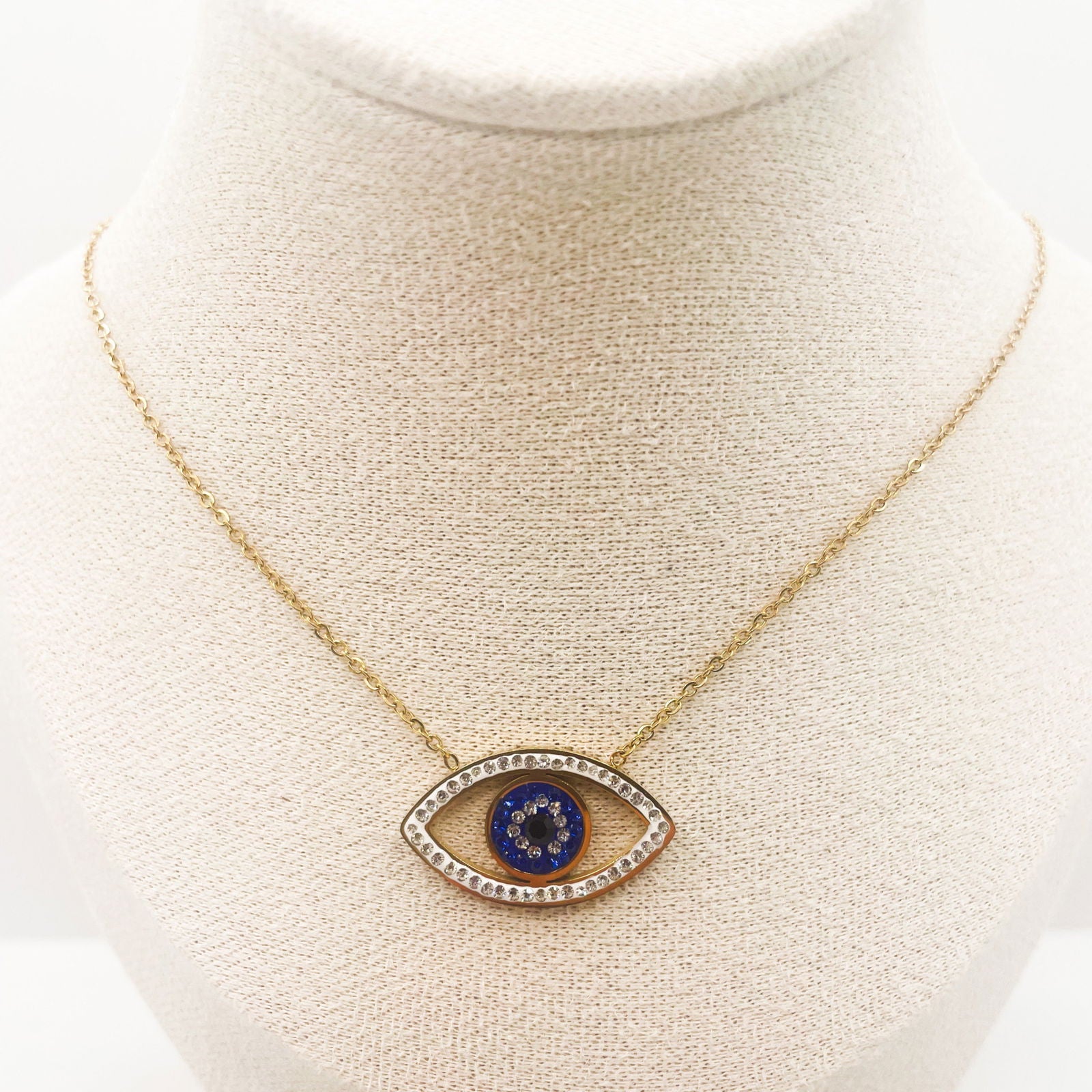 Regard - les precieuses