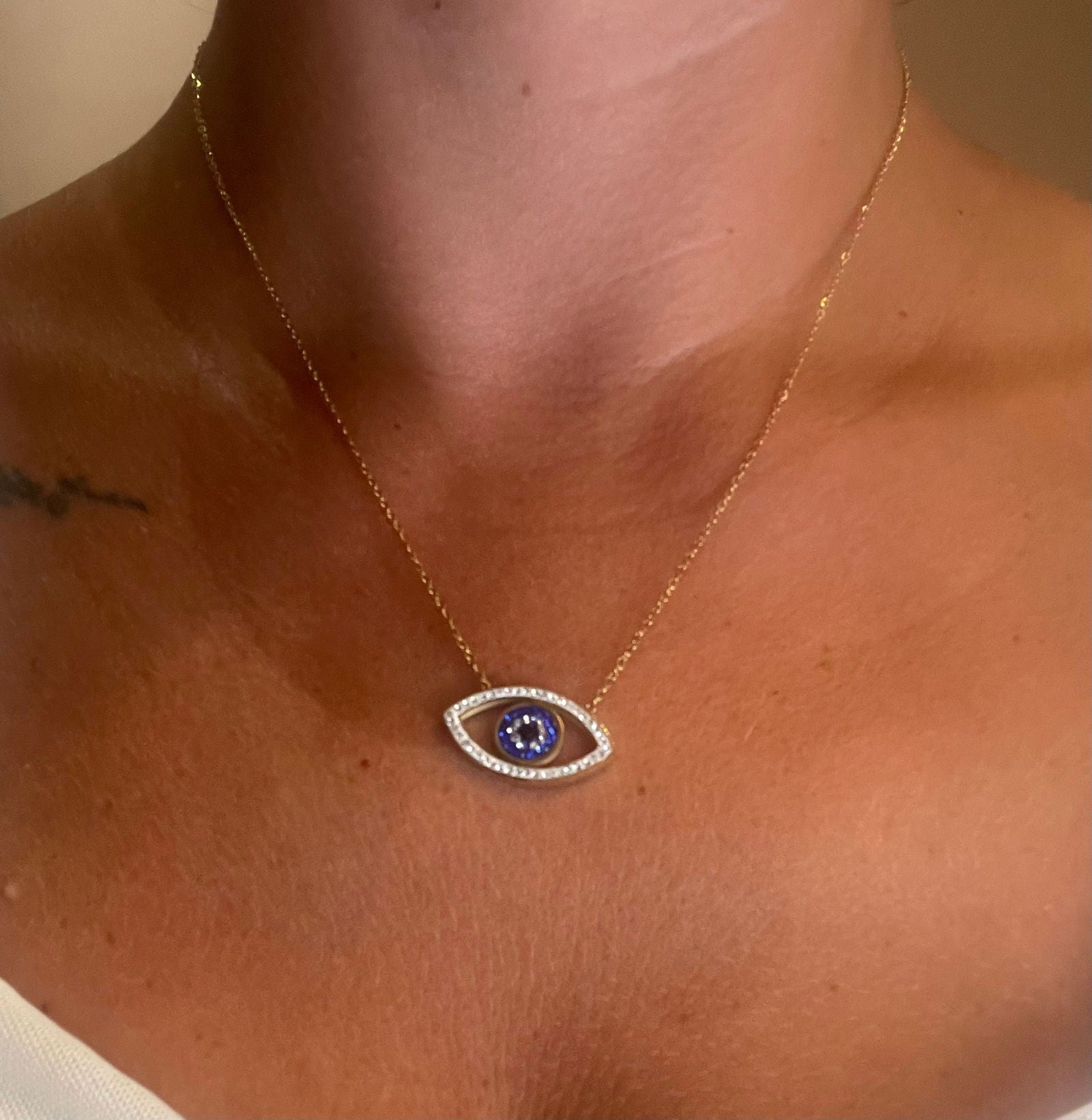 Regard - les precieuses