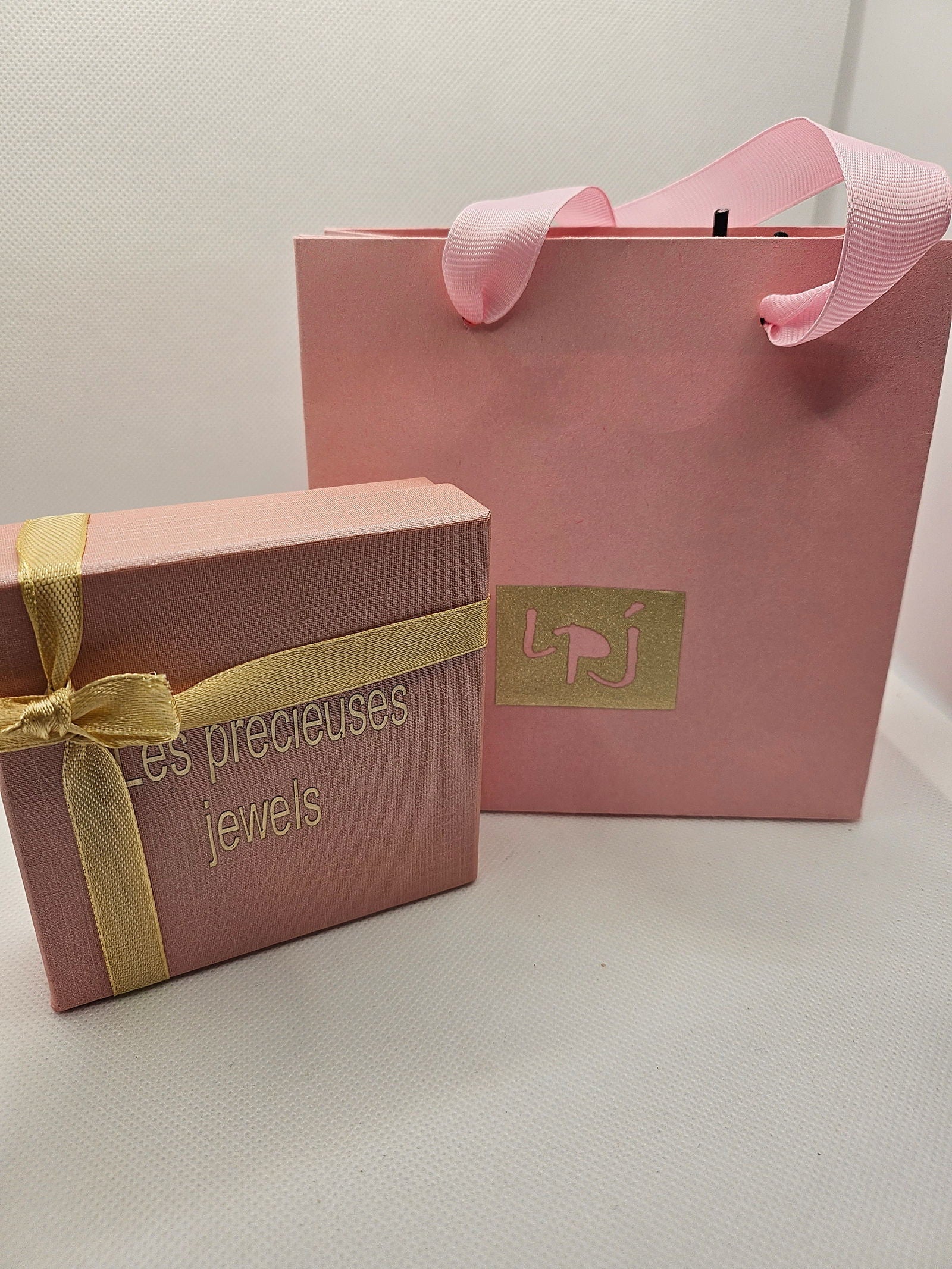 Sac cadeau - les precieuses