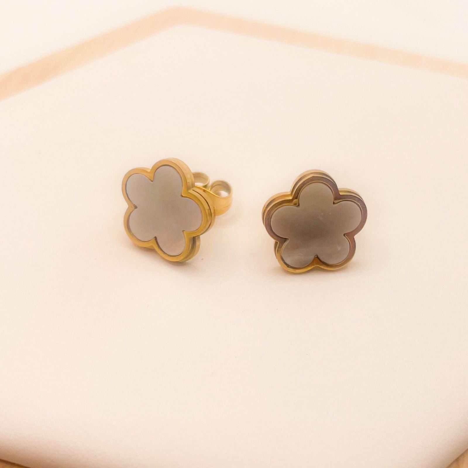 Thia - les precieuses