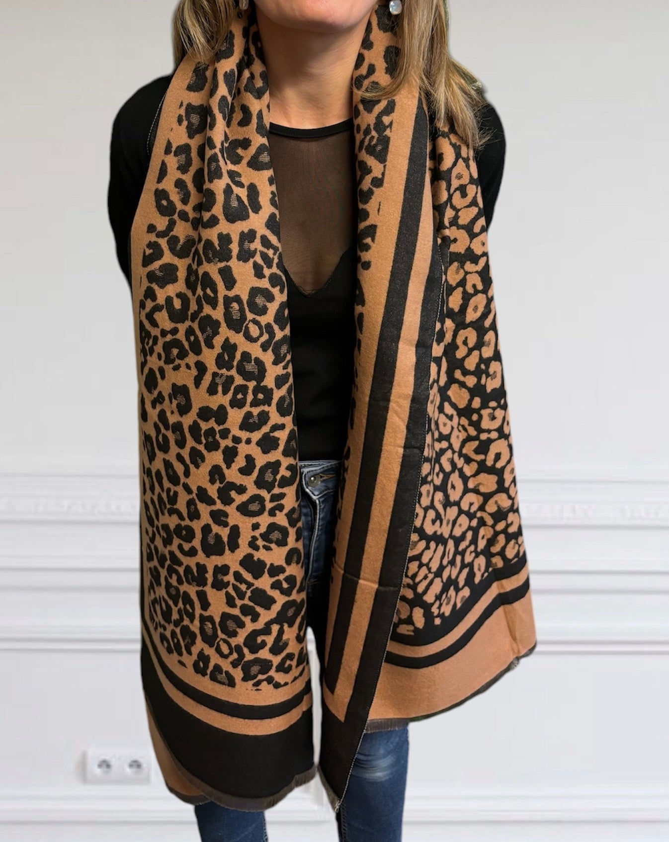 Foulard léopard marron et noire - les precieuses